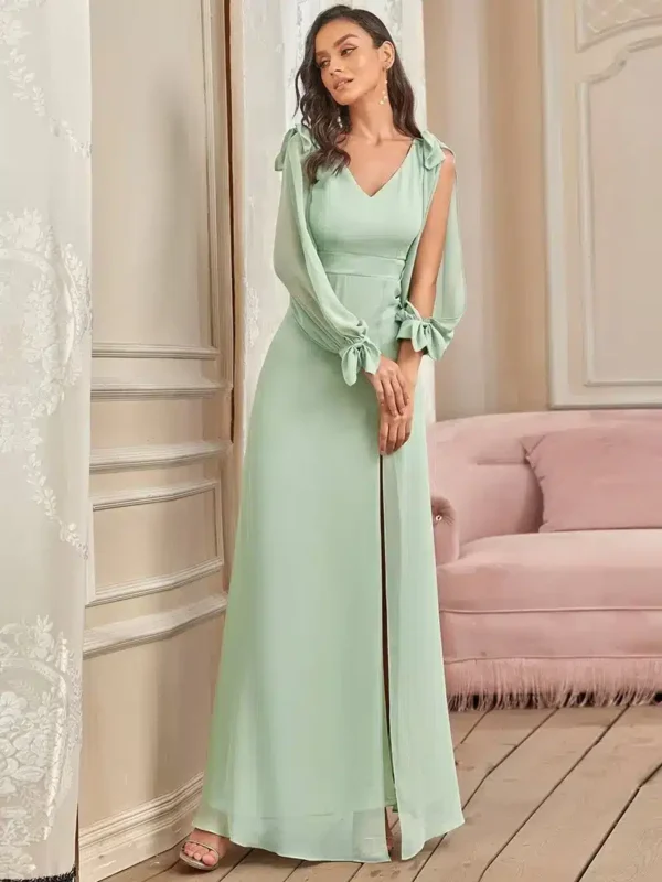 Robe vert d'eau grande taille élégante avec fente : Xenia – Image 3