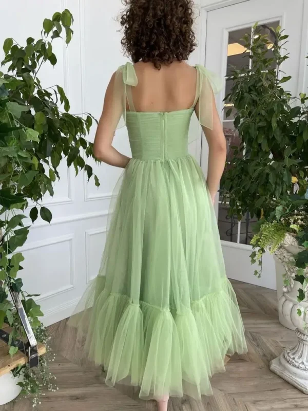 Robe tulle vert d’eau évasée avec boutons décoratifs : Elina – Image 2