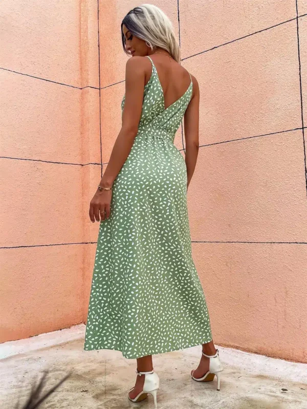 Robe d'été vert d'eau avec décolleté en V : Émera – Image 6