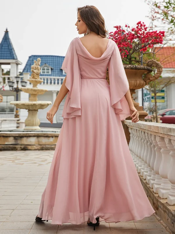 Robe maxi rose poudré à décolleté en V : Elara – Image 2