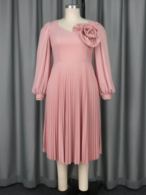 Robe de cocktail avec manches longues en rose plissée : Élodie – Image 2