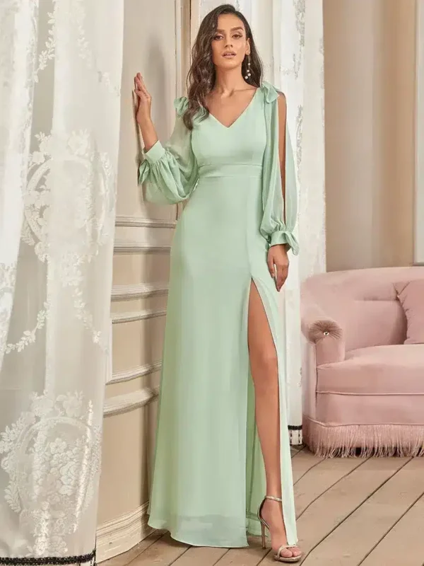 Robe vert d'eau grande taille élégante avec fente : Xenia