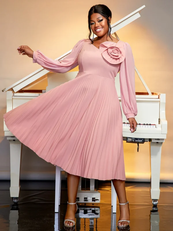 Robe de cocktail avec manches longues en rose plissée : Élodie