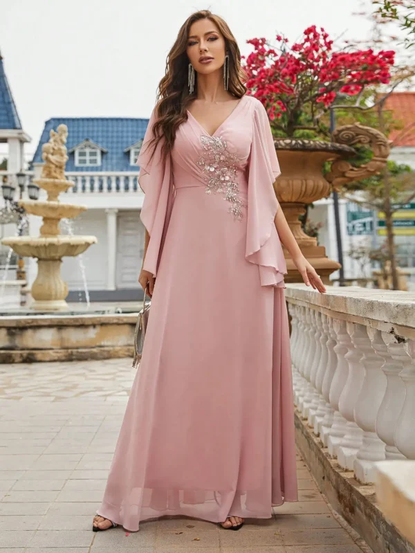 Robe maxi rose poudré à décolleté en V : Elara – Image 6