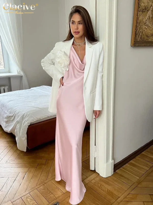 Robe longue satin rose poudré avec décolleté drapé : Karla