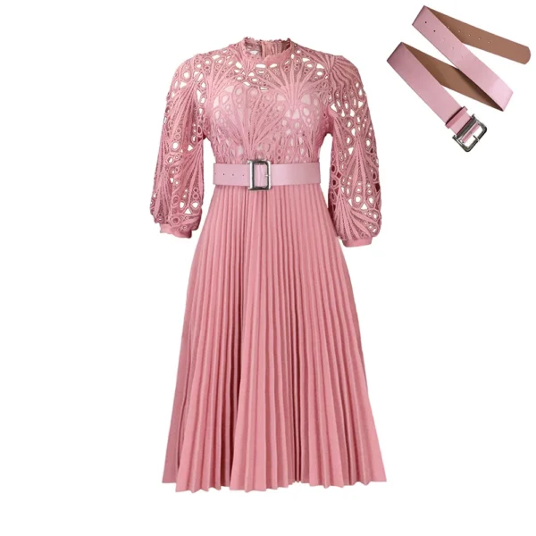 Robe mi-longue rose poudré avec dentelle et manches bouffantes : Olivia – Image 6