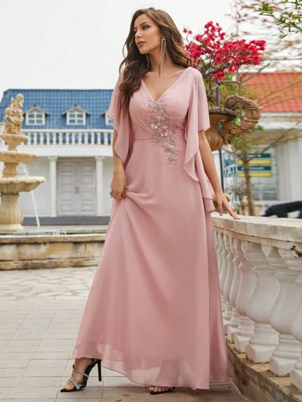 Robe maxi rose poudré à décolleté en V : Elara – Image 3