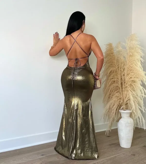 Robe longue sirène gold à décolleté en V : Essentia – Image 4