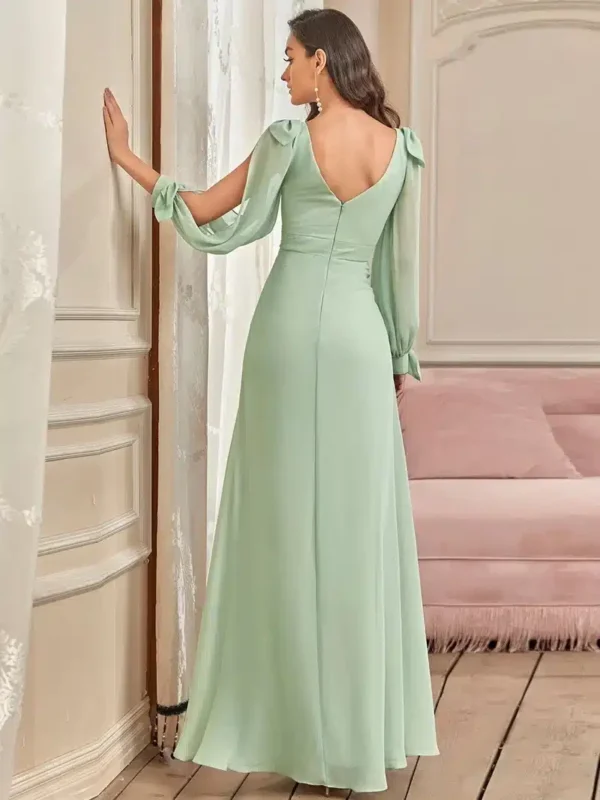 Robe vert d'eau grande taille élégante avec fente : Xenia – Image 2