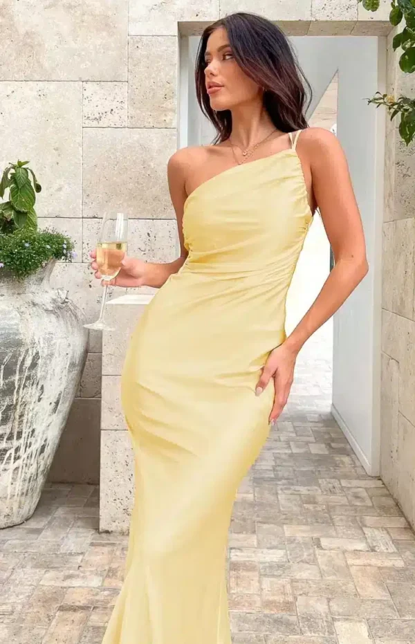 Robe couleur dorée asymétrique : Éclatante Serena – Image 7