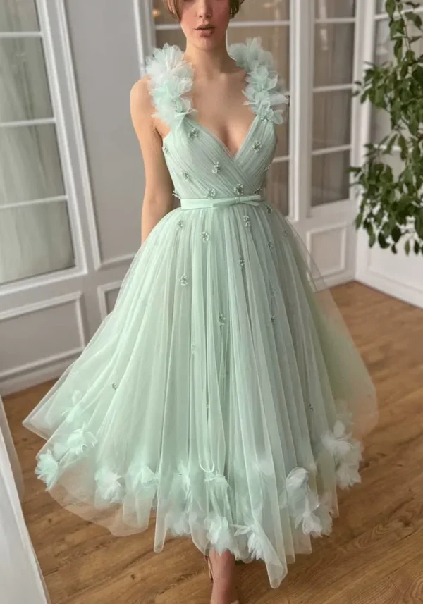 Robe princesse vert d’eau avec fleurs tridimensionnelles : Anaïs – Image 2