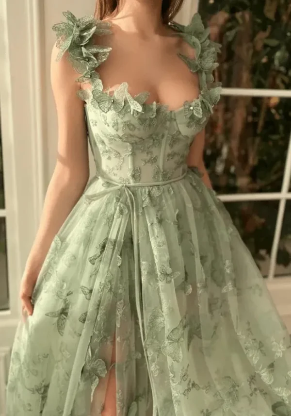 Robe vert d’eau dentelle avec fente latérale : Élise – Image 3