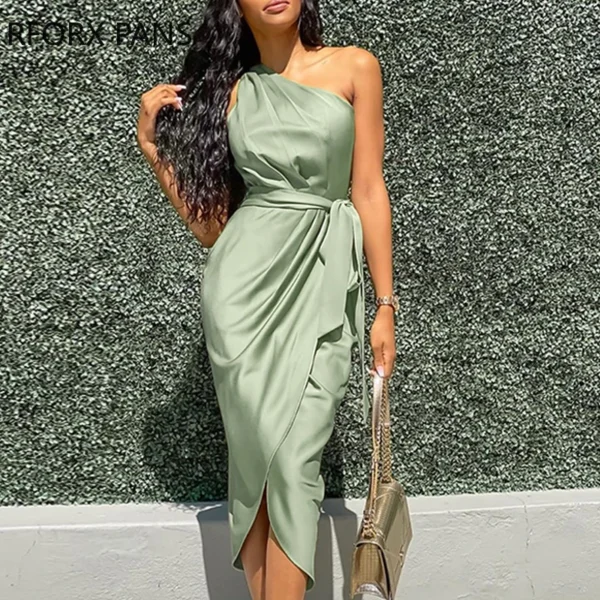 Robe asymétrique vert sauge élégante : Lila – Image 3