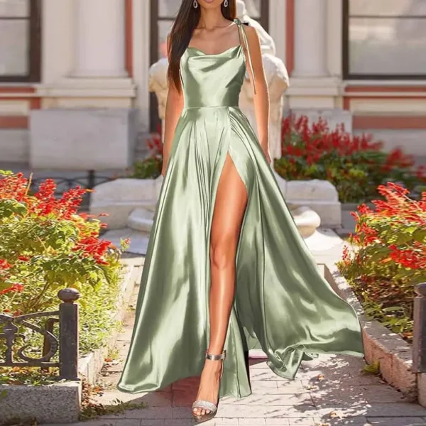 robe longue vert pâle avec décolleté flatteur : Élora