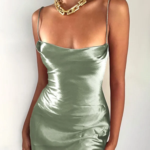 Robe moulante satin verte élégante : Élise – Image 2