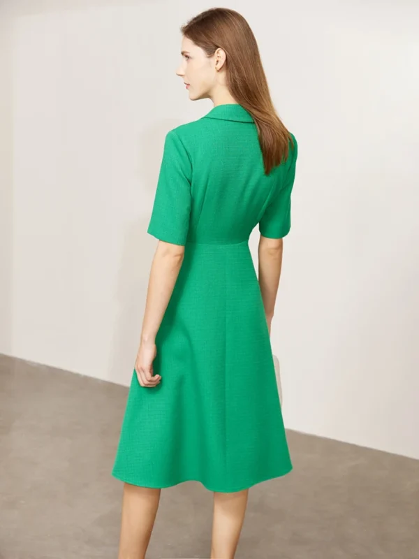 Robe tailleur verte chic avec col structuré : Margaux – Image 2