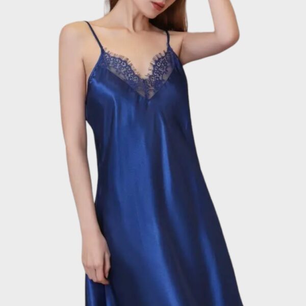 Fond de robe bleu royal satiné avec dentelle au décolleté et bretelles fines – Image 4