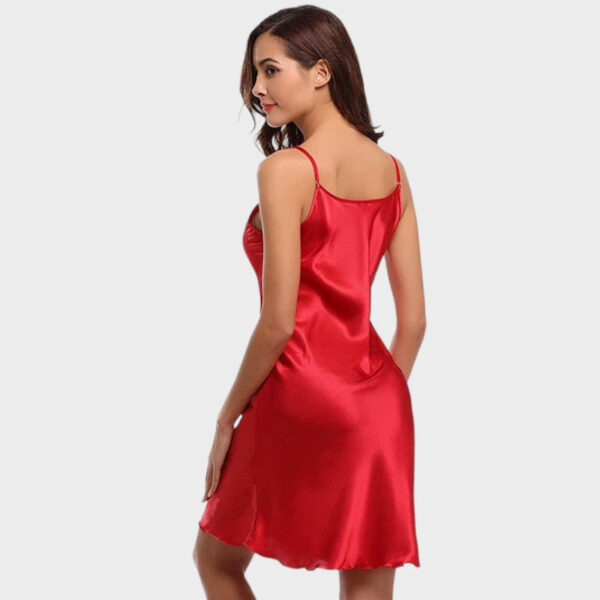 Fond de robe polyamide : légèreté, durabilité et style moderne pour femme – Image 3