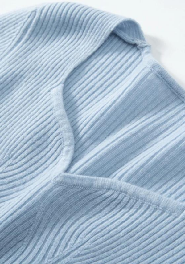 Robe bleu clair en tricot à manches longues pour l'hiver – Image 4