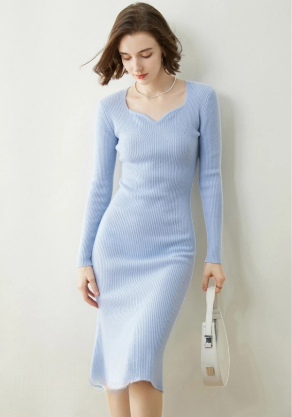 Robe bleu clair en tricot à manches longues pour l'hiver – Image 2