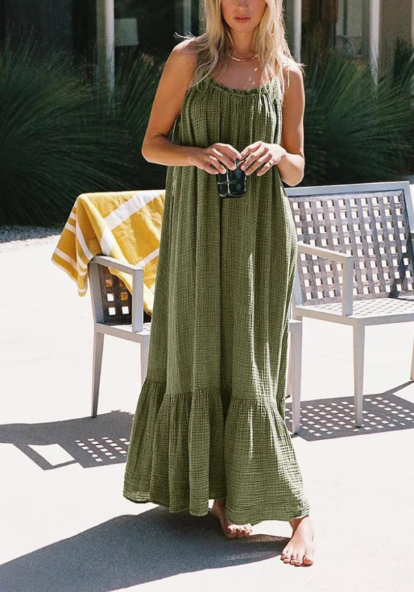 Robe longue en double gaze de coton olive à col droit et bretelles fines