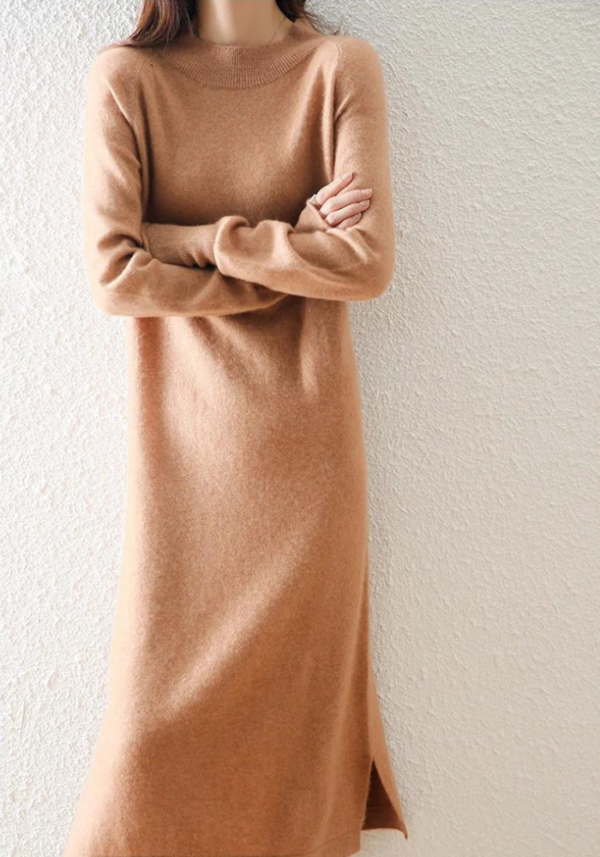 Robe droite en laine camel à manches longues et col rond mi-mollet pour l'automne-hiver – Image 2