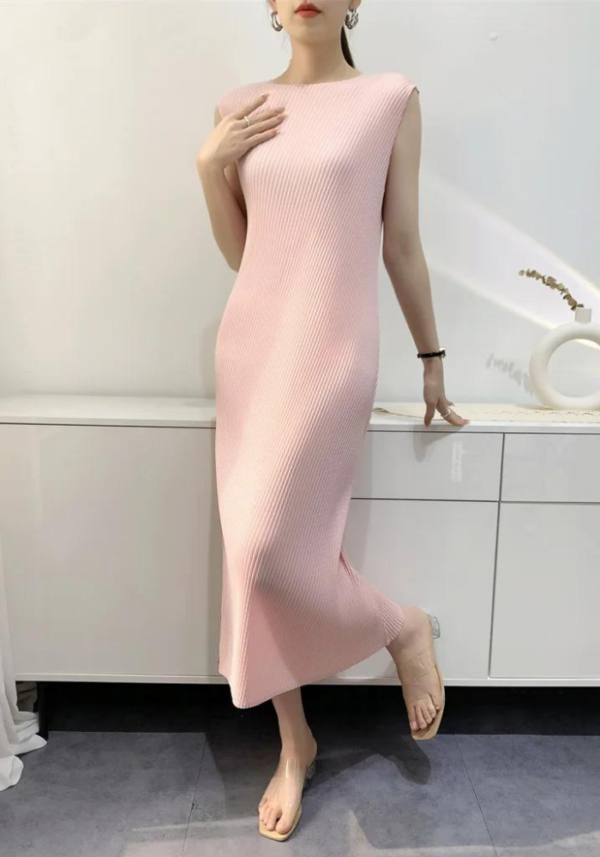 Robe droite midi rose poudré sans manches à col rond – Image 2