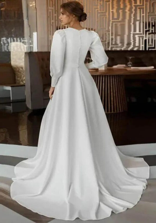 Robe mariage civil hiver avec manches longues et silhouette fluide en tissu léger – Image 3