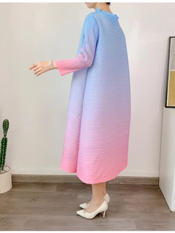 Robe trapèze bicolore à dégradé bleu rose avec manches longues et col montant – Image 2