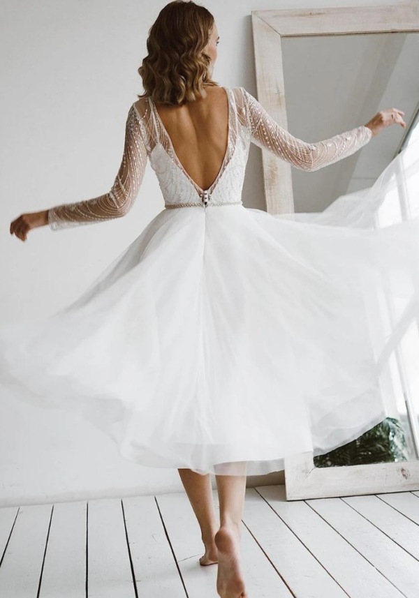 Robe trapèze mi-longue avec dentelle et manches longues pour cérémonie de mariage – Image 2