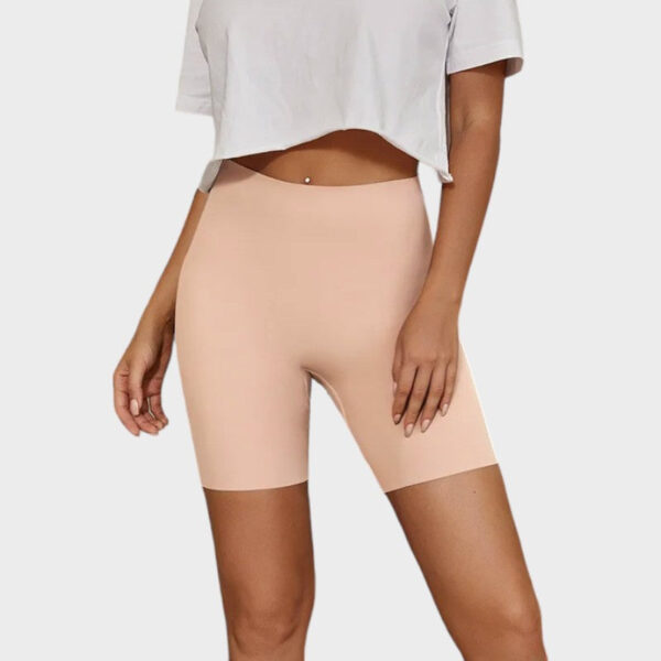 Short beige sous robe : confort optimal, discrétion et coupe taille haute